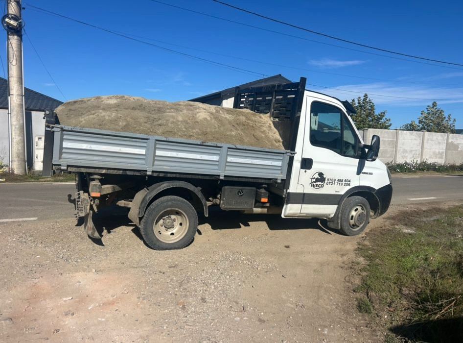 Transport pământ vegetal